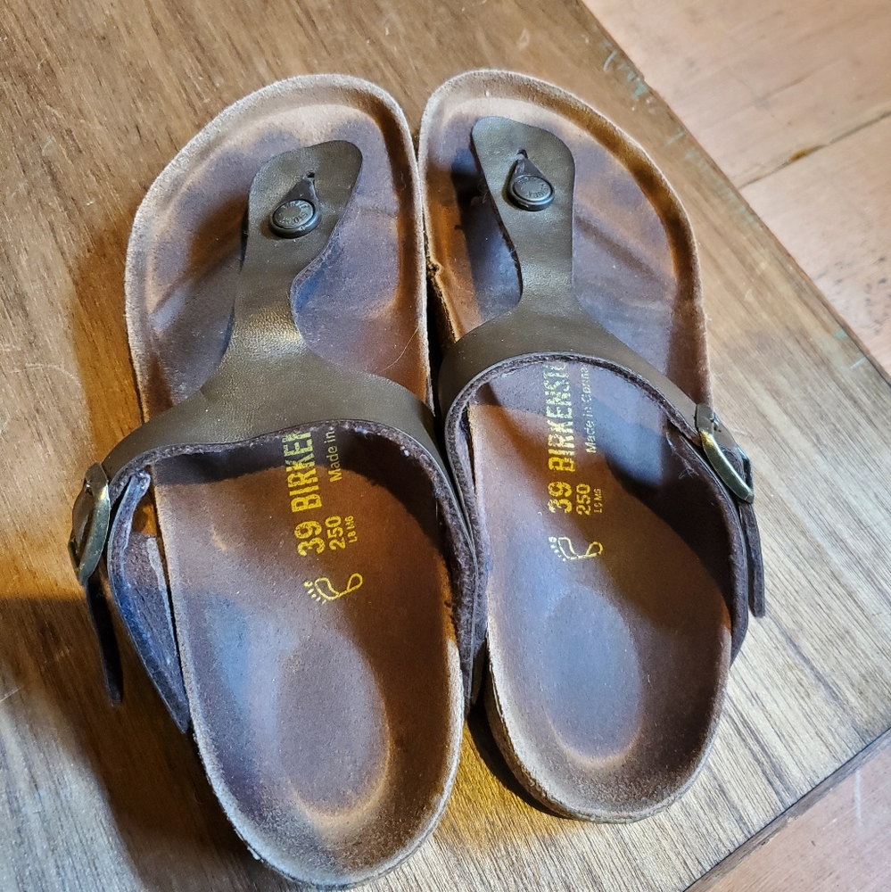 Birkenstock Gizeh Sandals - Picture 4 of 16